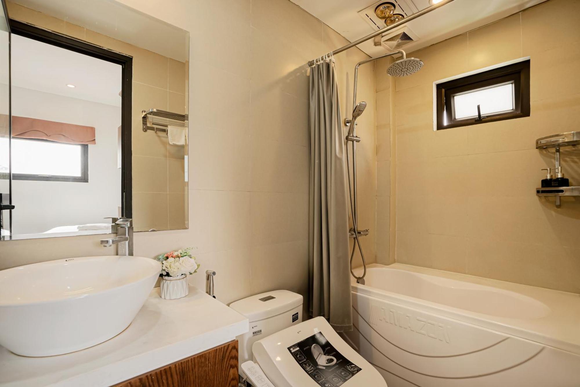 22Housing Hotel & Residence 60 Linh Lang Hanoi Exterior foto