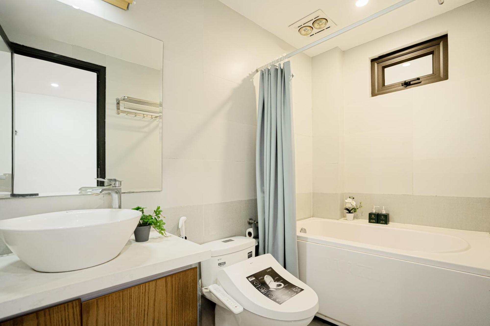 22Housing Hotel & Residence 60 Linh Lang Hanoi Exterior foto